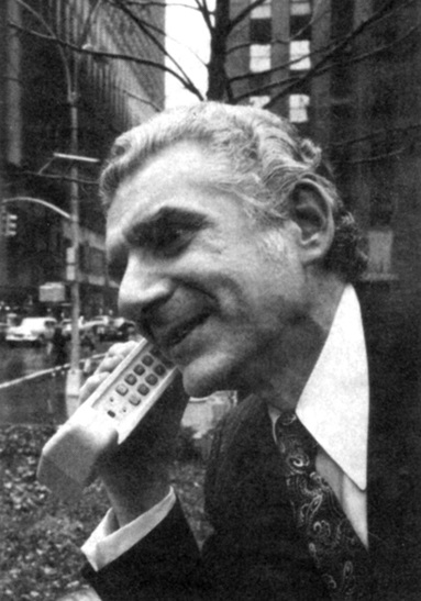 چهل سال از ساخت تلفن همراه گذشت - تکفارس 