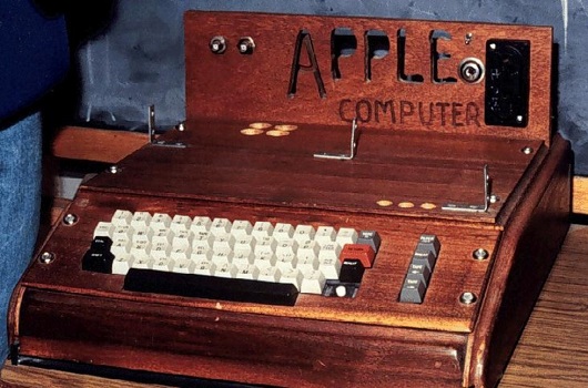 قیمت خارق العاده اولین رایانه شرکت اپل - تکفارس 