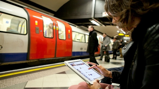 Wi-Fi های زیرزمینی در لندن بیش از ۶۰۰,۰۰۰ استفاده کننده داشته است - تکفارس 