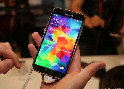 Galaxy S5 و فقط ۱۰ گیگ فضای خالی! - تکفارس 