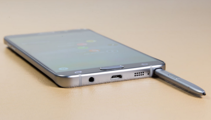 اشتباه وارد کردن S Pen در Note 5 می تواند به دستگاه شما آسیب جدی بزند - تکفارس 
