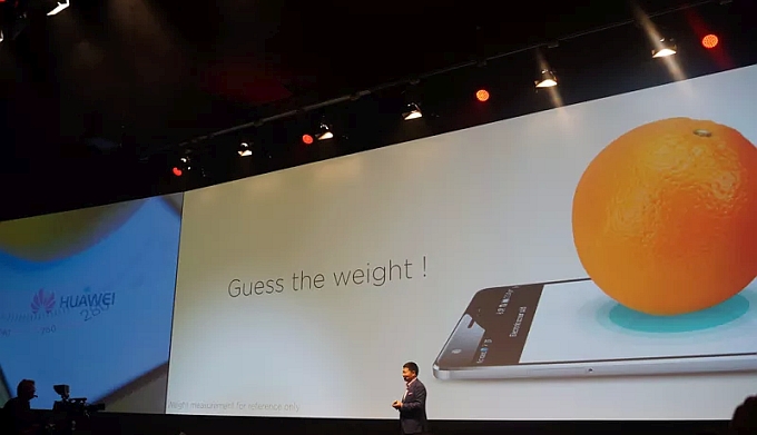 IFA 2015: هوآوی با گذاشتن یک پرتغال روی Mate S برای نشان دادن Force Touch اپل را به تمسخر گرفت - تکفارس 