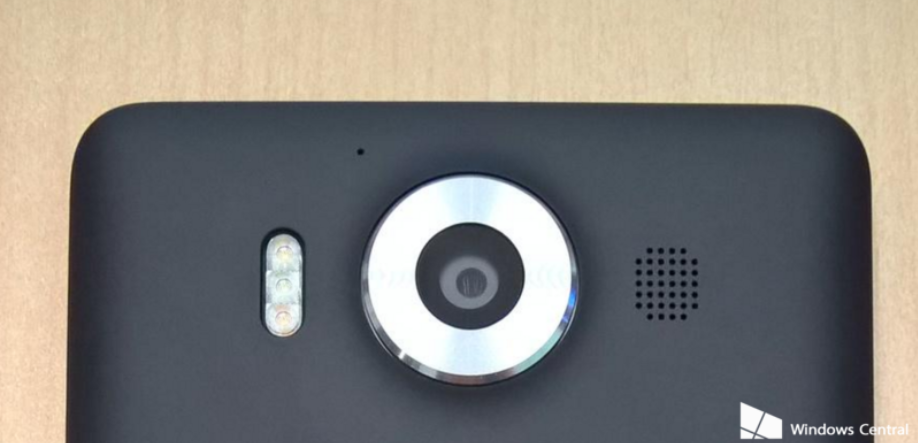 تصاویر جدید Lumia 950 و ۹۵۰ XL خبر از فلش LED سه گانه ی آن می دهد - تکفارس 