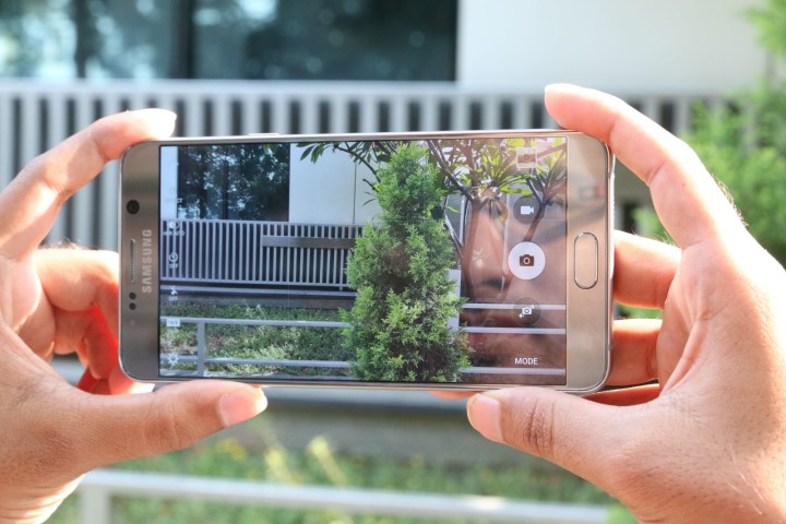 شایعه: Galaxy S7 به یک دوربین ۱۲ مگاپیکسلی ولی متفاوت مجهز خواهد شد - تکفارس 