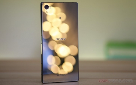 تست صفحه نمایش 4K در Sony Xperia Z5 پرمیوم - تکفارس 