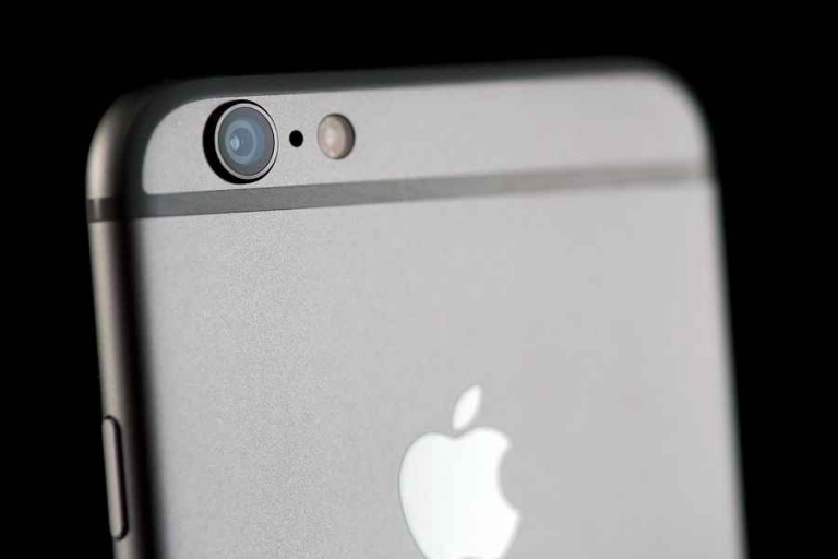 مدیر عامل شرکت اپل  آبروی دوربین آیفون ۶ را برد!! - تکفارس 