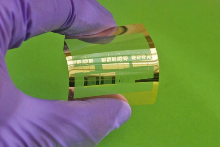 دانشمندان ترانزیستورهایی سریع و منعطف پذیر برای ابزار های پوشیدنی طراحی کردند - تکفارس 