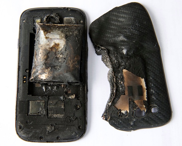 خبری عجیب؛ سامسونگ Galaxy S III منفجر شد - تکفارس 