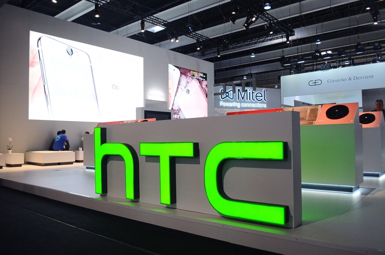 HTC احتمالا تا اواخر ماه آینده از نسل بعدی گوشی های Desire خود رونمایی کند - تکفارس 