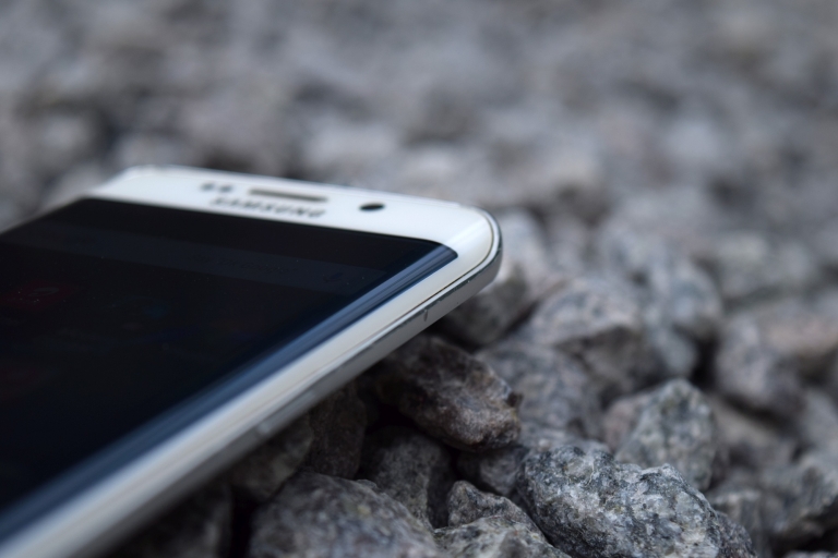 به روز رسانی امنیتی ماه آگوست Galaxy S6 Edge منتشر شد - تکفارس 