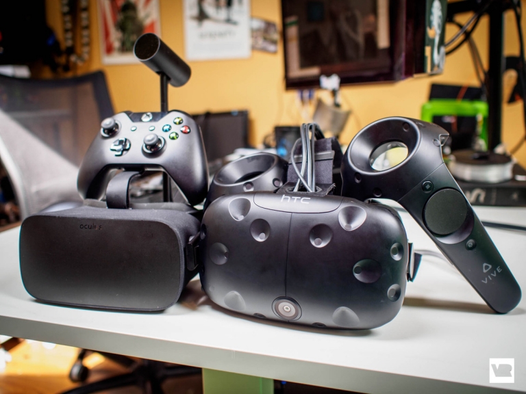 HTC Vive یا Oculus Rift : کدام یک را باید بخرید؟ - تکفارس 
