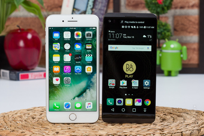 مقایسه ی Apple iPhone 7 Plus و LG V20 - تکفارس 