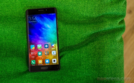 نقد و بررسی Xiaomi Mi Note 2 - تکفارس 