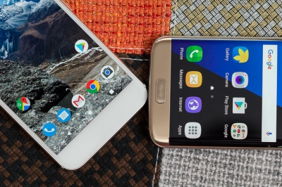 Google-Pixel-XL-vs-Samsung-Galaxy-S7-Edge-TI