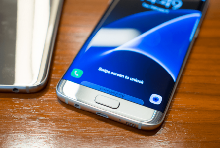 تاخیر در عرضه به روز رسانی اندروید ۷.۰ بر روی Galaxy S7 edge در برخی از مناطق - تکفارس 