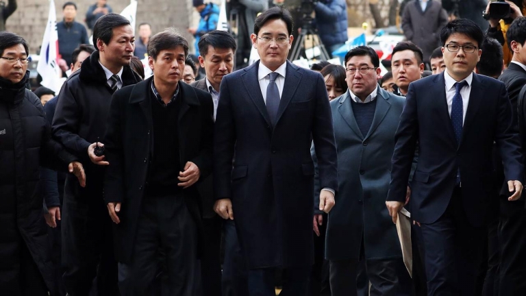 رئیس شرکت سامسونگ به ۵ سال زندان محکوم شد - تکفارس 