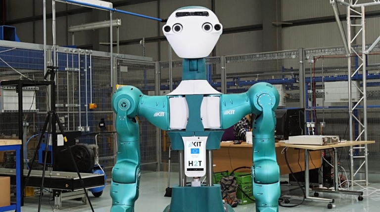 ARMAR-6 یک ربات جدید برای کار در کارگاه‌های تولیدی - تکفارس 