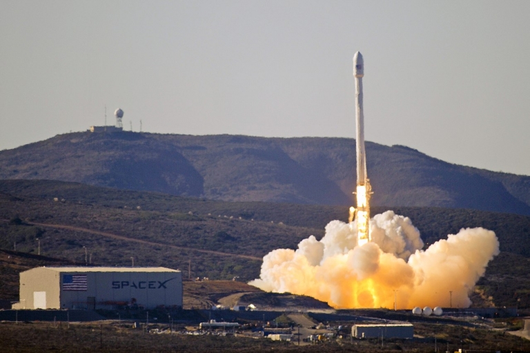 SpaceX موشک سنگین Falcon را ششم فوریه پرتاب می‌کند - تکفارس 