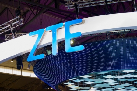 ZTE  به دلیل تحریم‎های امریکا  ۳٫۱ میلیارد دلار متضرر شده است - تکفارس 