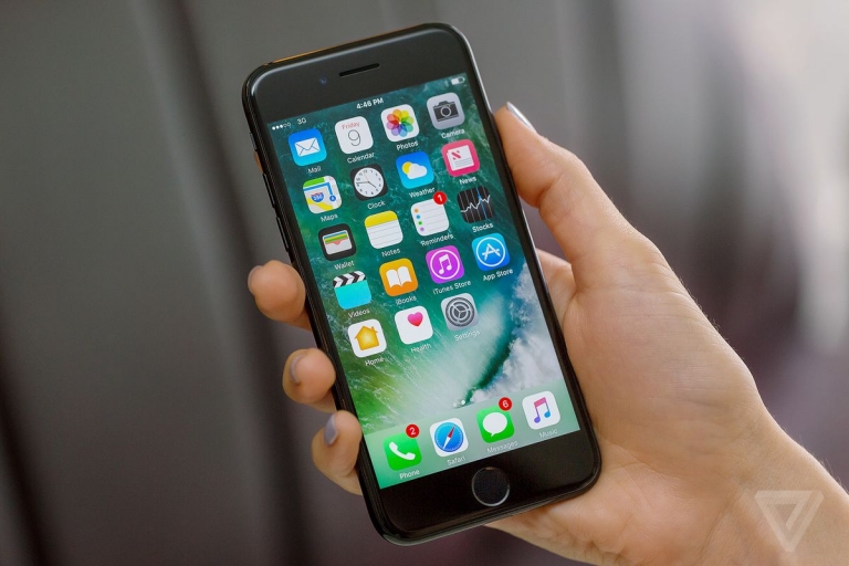 اپل برای جلوگیری از دستگاه هک آیفون پلیس، آپدیتی را برای iOS  منتشر می‎کند - تکفارس 