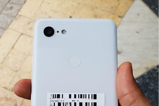 مدل سفید رنگ گوشی گوگل Pixel 3 XL در یک سری عکس‌های live دیده شد - تکفارس 
