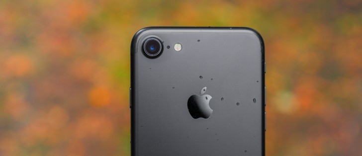 تصاویری از آیفون ۶٫۱ اینچ اقتصادی اپل با لنز دوربینی بزرگ - تکفارس 