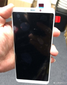 تصویری از پنل صفحه نمایش گوشی نوکیا ۷٫۱ Plus به بیرون درز پیدا کرد - تکفارس 