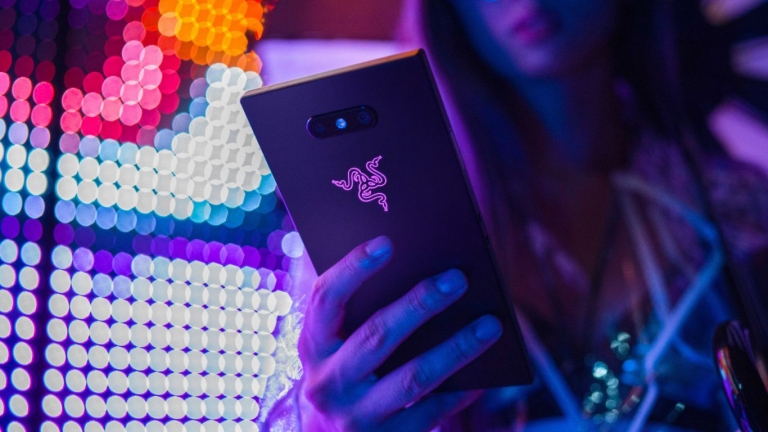 Razer Phone 2 معرفی شد | از بازی کردن با گوشی لذت بیشتری ببرید - تکفارس 