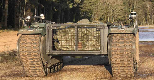 انگلستان ربات‌هایی به منظور انتقال غذا و مهمات به سربازان می‌سازد - تکفارس 