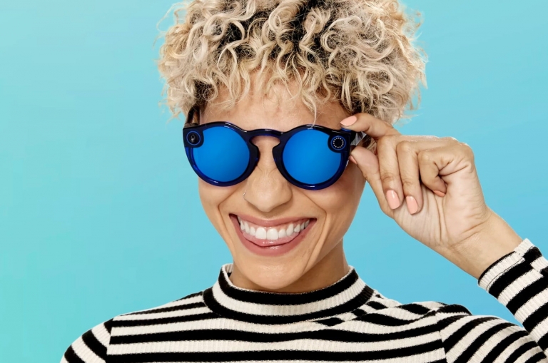 دوربین دوگانه و واقعیت افزوده برای عینک های نسل سوم Spectacles شرکت Snap - تکفارس 