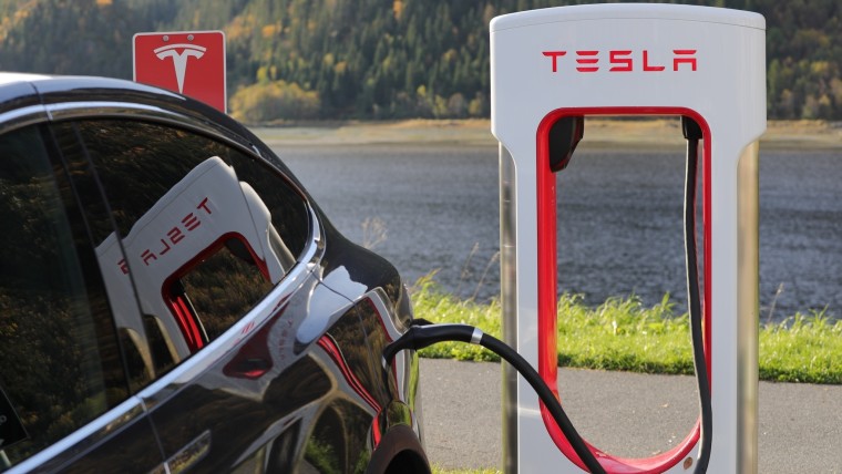 باتری‌های ۱۰۰ کیلوواتی، منابع انرژی جدید خودروهای تسلا Model S و تسلا Model X - تکفارس 