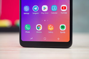 بررسی تخصصی گوشی Galaxy A9 2018 - تکفارس 