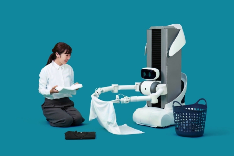 ربات ژاپنی که کارهای خانه را انجام می‌دهد - تکفارس 
