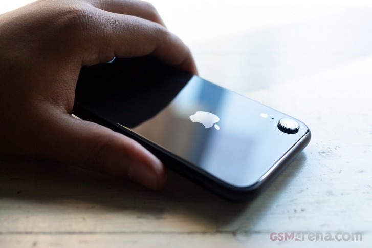 iPhone XR پرفروش‎ترین گوشی در ربع دوم سال - تکفارس 