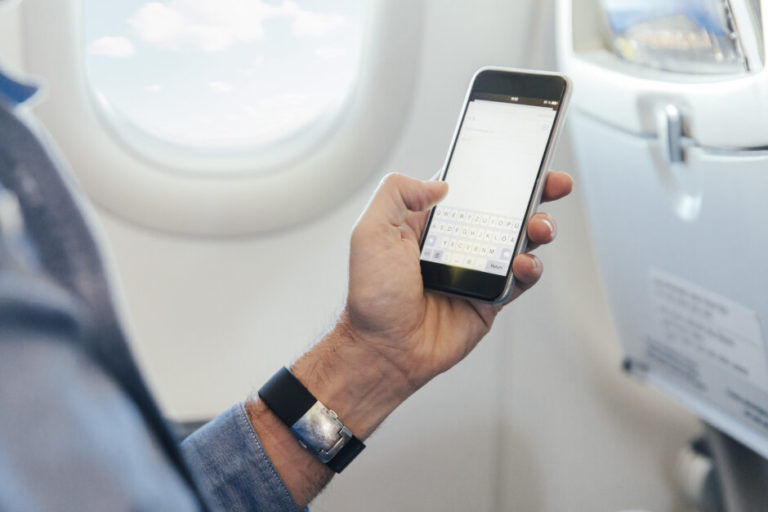 ارائه اینترنت رایگان برای مسافران دو شرکت هواپیمایی در ایالات متحده - تکفارس 