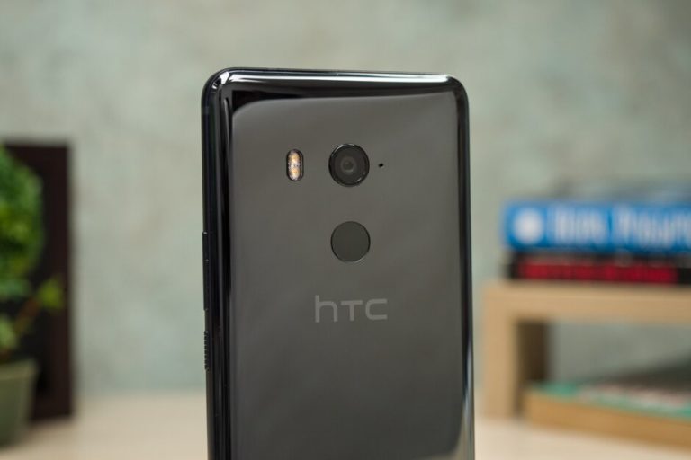 HTC و بحرانی به نام درآمد در پانزده ماه اخیر - تکفارس 