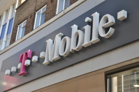 اقامه دعوا علیه T-Mobile - تکفارس 