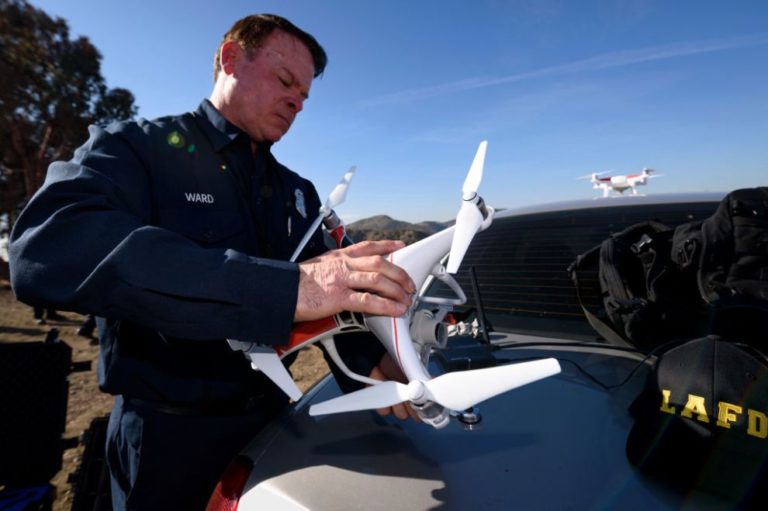 اداره آتش‌نشانی لس‌آنجلس خواستار به‌کارگیری هواپیماهای بدون سرنشین بیشتری است - تکفارس 