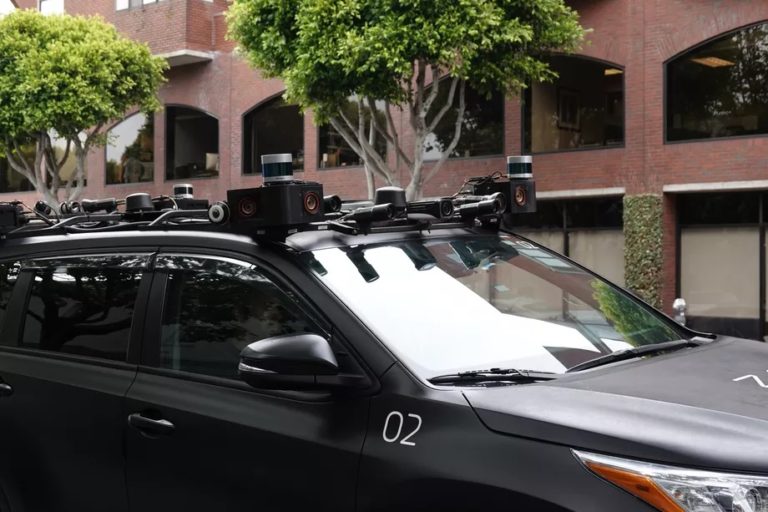 زوکس می‌گوید سرویس تاکسی‌های خودران رباتی را در لاس وگاس راه اندازی می‌کند - تکفارس 
