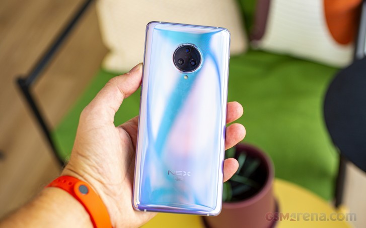 گوشی ویوو iQOO 3 5G در بنچمارک آنتوتو ظاهر شد - تکفارس 
