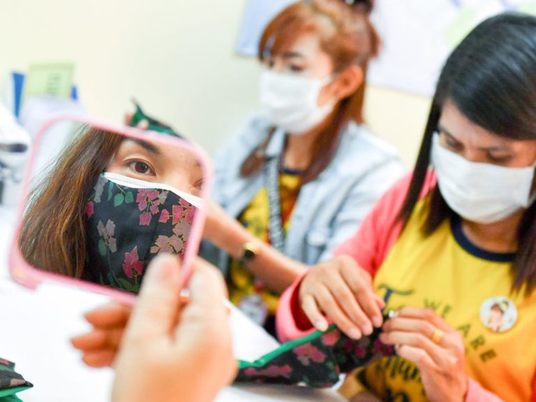 محققان آمریکایی: افراد سالم نیز باید ماسک بزنند - تکفارس 