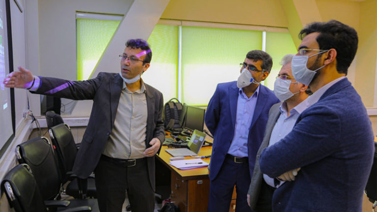 وزیر ارتباطات از بخش‌های فنی و پشتیبانی ایرانسل بازدید کرد - تکفارس 