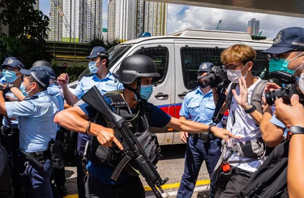 توقف درخواست هنگ‌ کنگ برای بررسی اطلاعات کاربران توسط فیسبوک، توییتر و گوگل - تکفارس 
