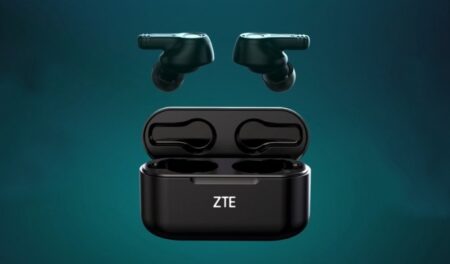 ZTE LiveBuds با عمر باتری ۲۰ ساعته و گواهی‌نامه IPX5 معرفی شد - تکفارس 