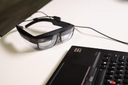 لنوو در حال کار بر روی نسل جدیدی از عینک های هوشمند است - تکفارس 