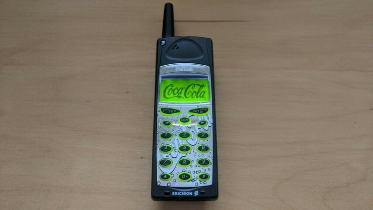 گوشی عجیب Ericsson A1018s