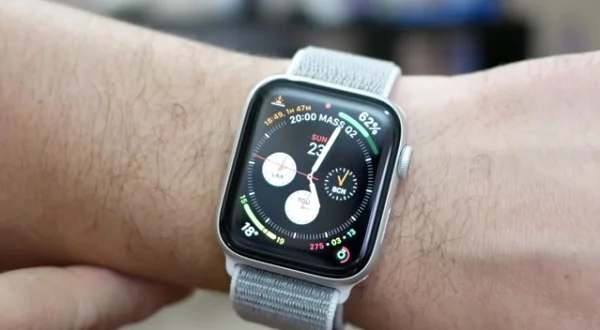 Apple Watch 6 VS Galaxy Watch 4