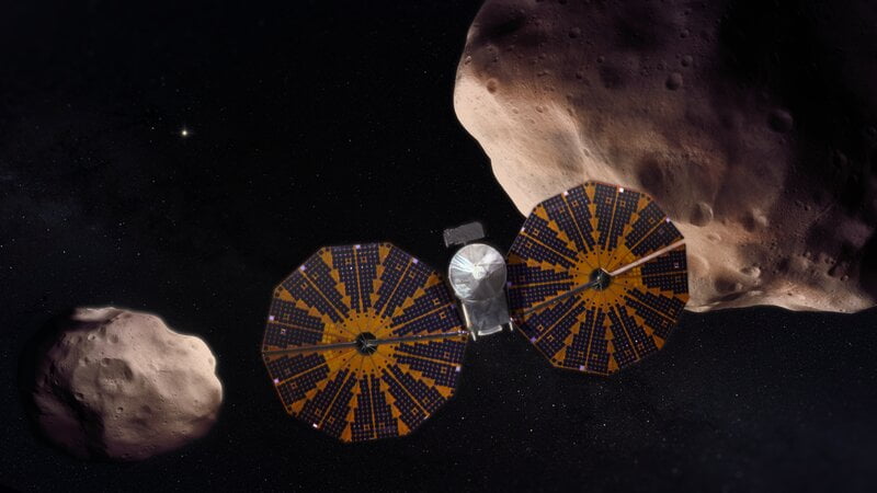 ناسا مشکل احتمالی فضاپیمای لوسی را بررسی می‌کند