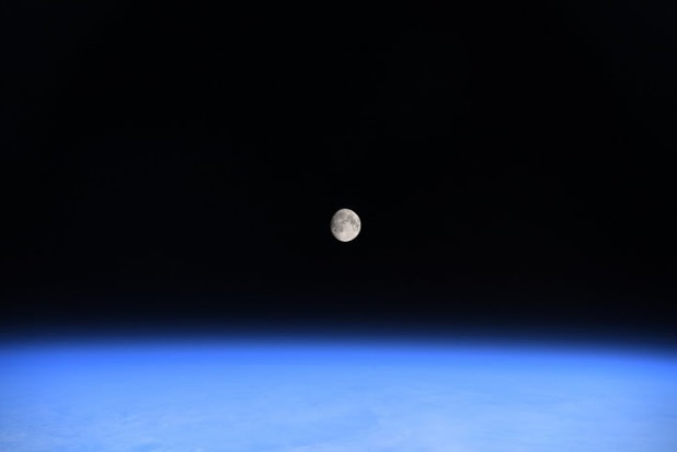ماه و زمین