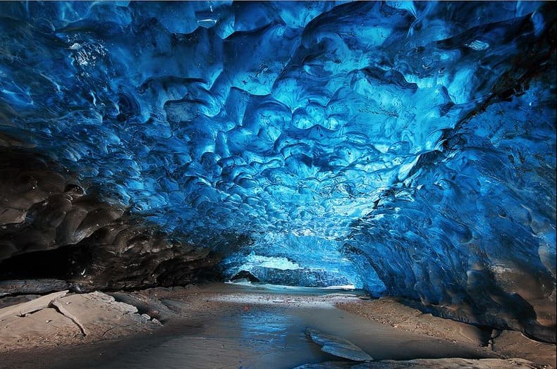 غارنوردی Skaftafell Ice Caves, Iceland